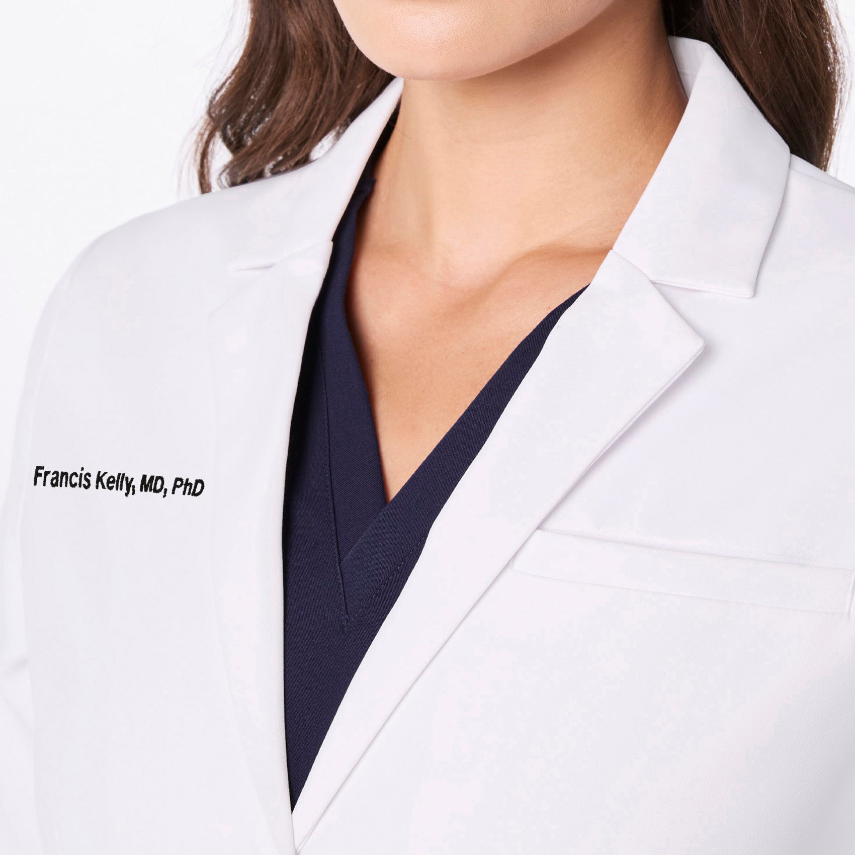 https://cdn.shopify.com/s/files/1/0139/8942/files/2025_Q3_08_BELLEVUE_SLIM_LAB_COAT_PEYTON_1947.jpg?v=1755886860